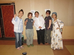 桑江路子さん、宮城秋乃さん、私、KEN子さん、JUJUMOさんと（記念写真）