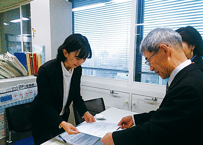 環境省へ環境影響評価制度の実効性強化の要望書を提出（写真）