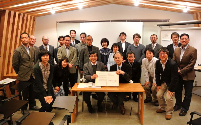 参加者による記念撮影（写真）