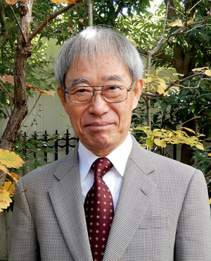 亀山理事長の写真