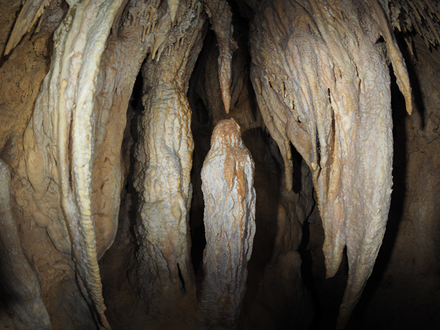 長島の鍾乳洞の写真