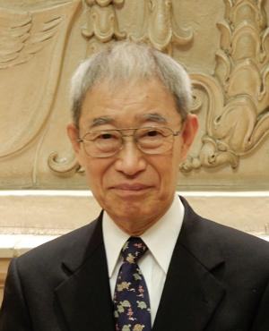 亀山理事長の顔写真