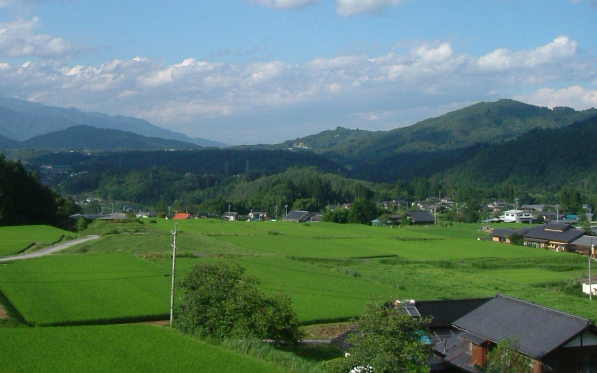里山の田園風景の写真
