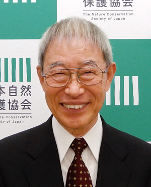 亀山理事長の写真