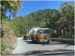 ミキサー車写真