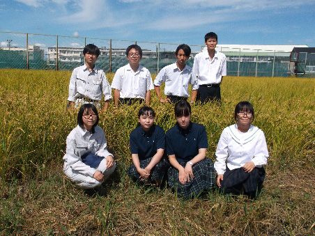 科学部のメンバーの写真