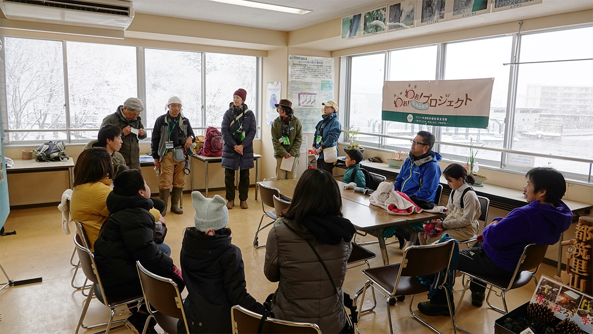 観察会前のレクチャーの様子