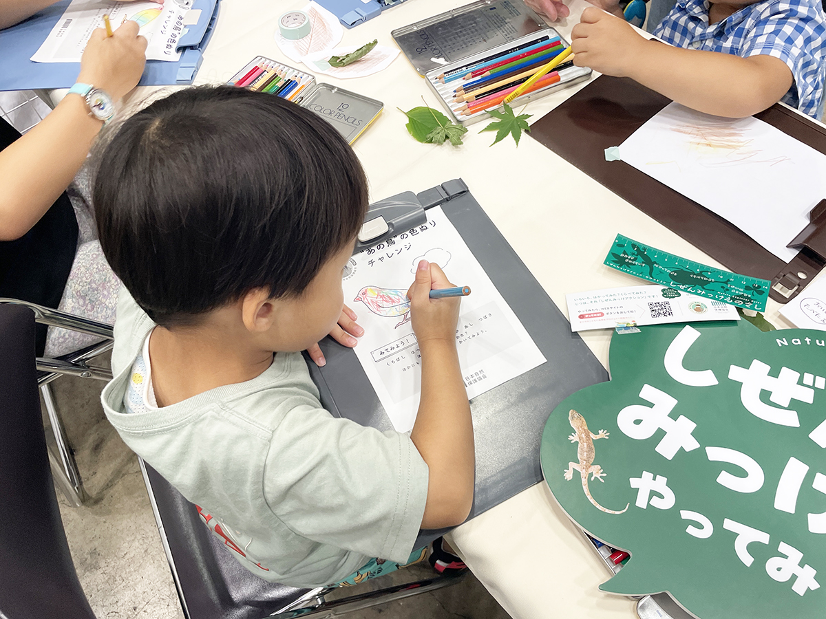 ワークショップに参加する子ども